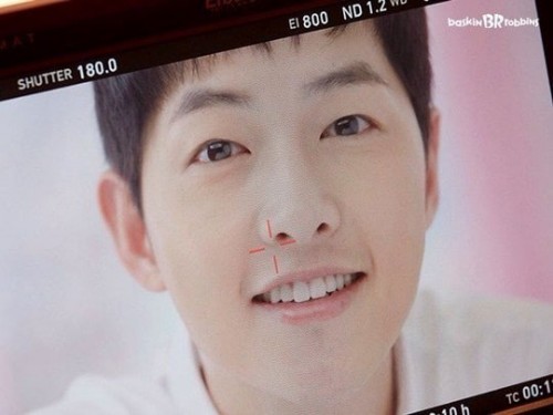 song-joong-ki-_1462420710_c2