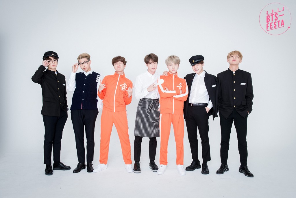 BTS-FESTA-2016-BTS-3rd-Anniversary-Real-Family-Picture-17