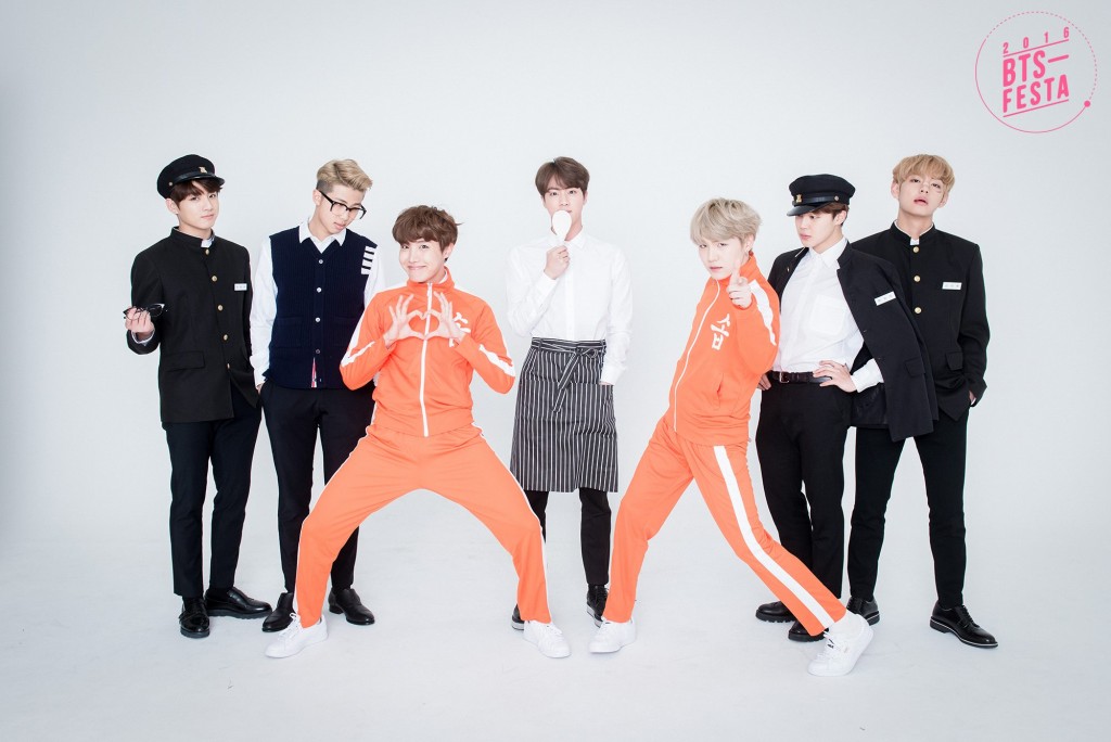 BTS-FESTA-2016-BTS-3rd-Anniversary-Real-Family-Picture-18