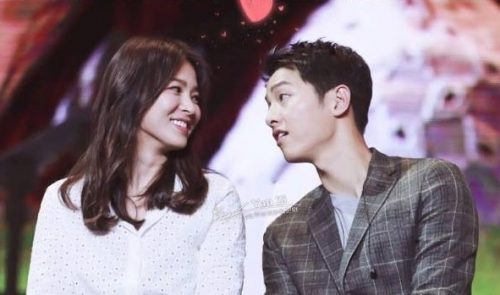 descendants-of-the-sun-stars-song-hye-kyo-and-song-joong-ki-at-the-chengdu-fan-meet-on-june-17